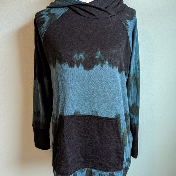 LuLaRoe Tops - LuLaRoe TieDye Hoodie